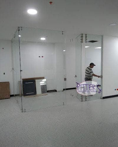 vidrieriapitters.com fabricación e instalación de vidrios, espejos, enmarcaciones y ventaneria