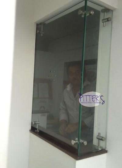 vidrieriapitters.com fabricación e instalación de vidrios, espejos, enmarcaciones y ventaneria