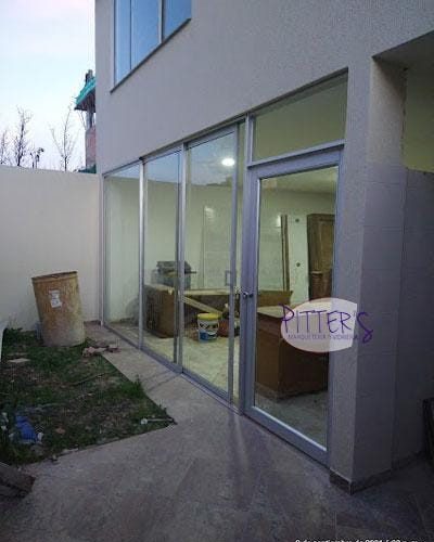 vidrieriapitters.com fabricación e instalación de vidrios, espejos, enmarcaciones y ventaneria